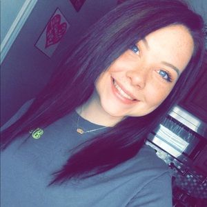 Meet your Posher, Halie